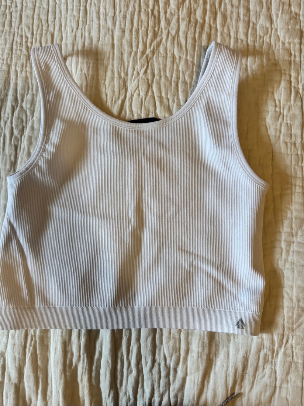 Source Unknown White Ribbed Crop Tank - Picture 3 of 7
